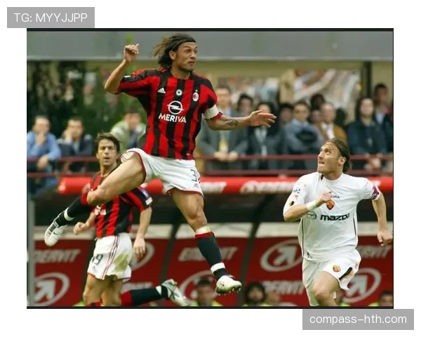 马尔蒂尼防守风格稳健,位置感出色且预判精准 马尔蒂尼防守风格稳健,位置感出色且预判精准