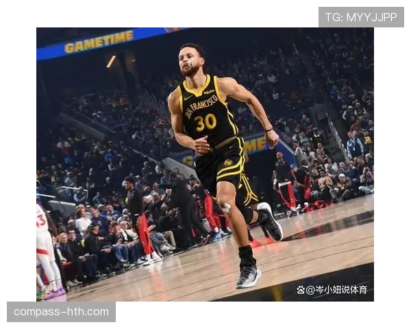 库里无球跑动制造错位，三分效率领跑后卫