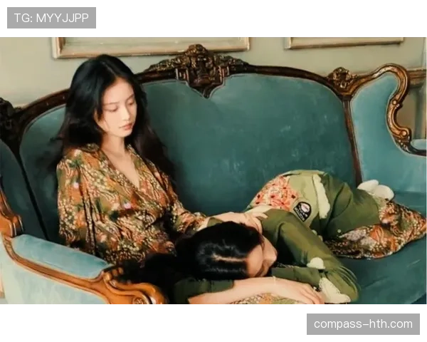 张楠家的猫都比你我活得精致